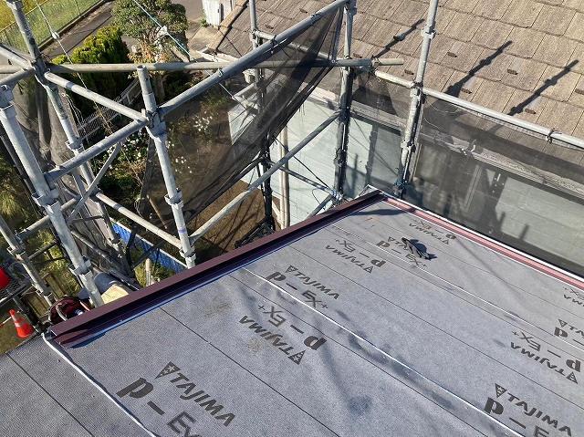 ケラバ板金と軒先板金